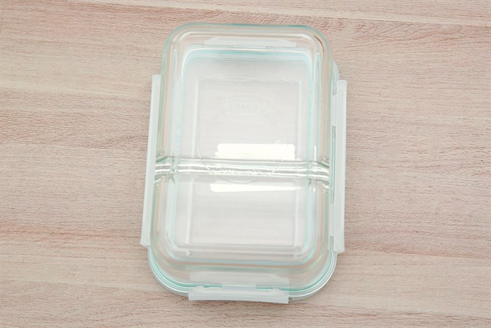 Hộp đựng thực phẩm thủy tinh 2 ngăn 670 ml Glasslock MCRK067 Màu Trắng