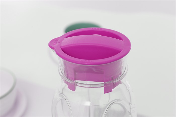 Bình đựng nước nhựa 1.05 lít Pioneer PNP3405 Màu Trắng