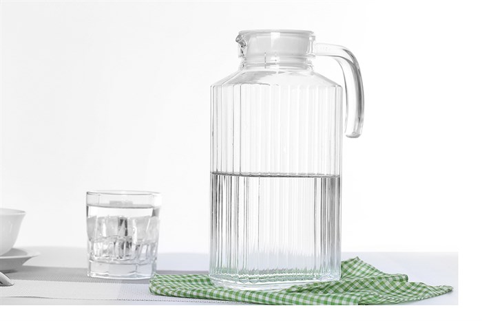 Bình đựng nước thủy tinh 1.7 lít Luminarc Quadro Màu Trắng