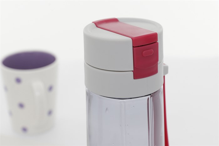 Bình đựng nước nhựa 800 ml Delites PC-002 Màu Đỏ