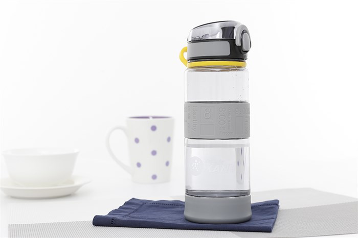 Bình đựng nước nhựa 770 ml DMX-PC004 Màu Xám