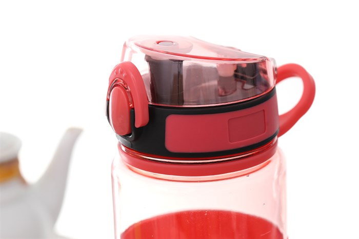 Bình đựng nước nhựa 770 ml DMX-PC004 Màu Đỏ