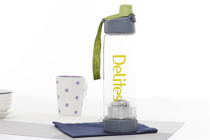 Bình đựng nước nhựa 900 ml Delites PC-006 Màu Xanh lá