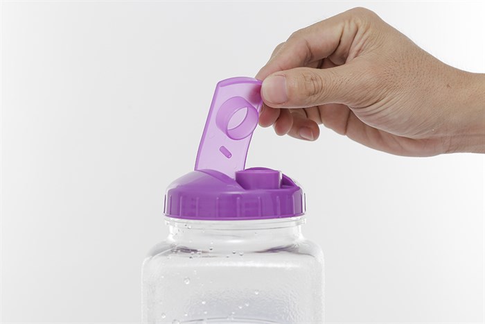 Bình đựng nước nhựa 1.7 lít Pioneer PET-002 Màu Trắng