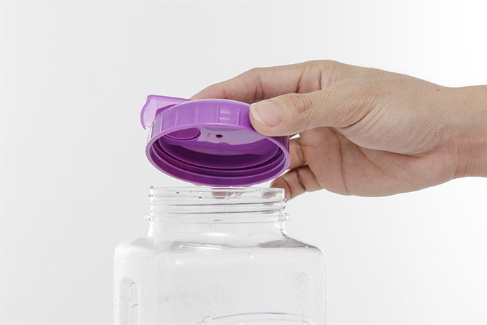 Bình đựng nước nhựa 1.7 lít Pioneer PET-002 Màu Trắng