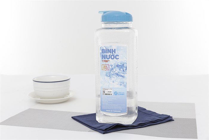 Bình đựng nước nhựa 1.7 lít Pioneer PET-002 Màu Trắng