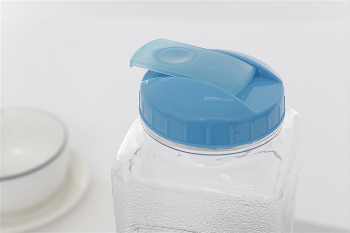 Bình đựng nước nhựa 2 lít Pioneer PET-003 Màu Trắng