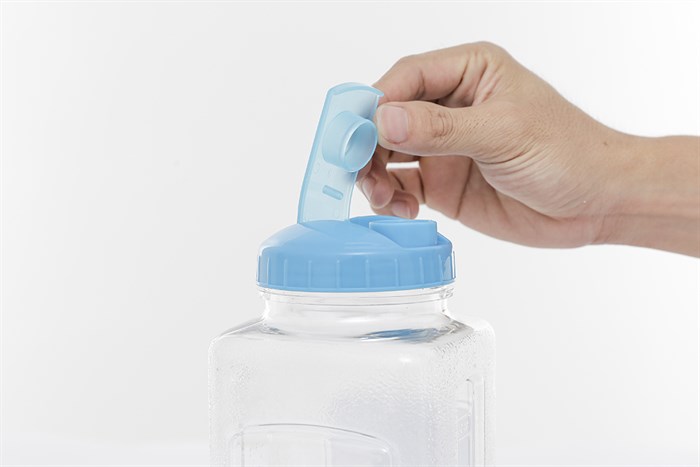 Bình đựng nước nhựa 2 lít Pioneer PET-003 Màu Trắng