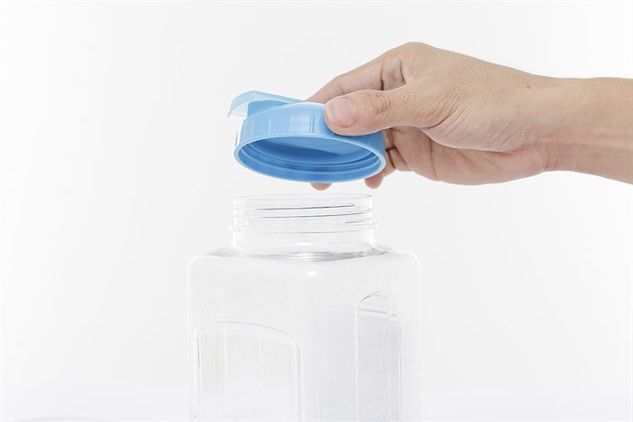 Bình đựng nước nhựa 2 lít Pioneer PET-003 Màu Trắng