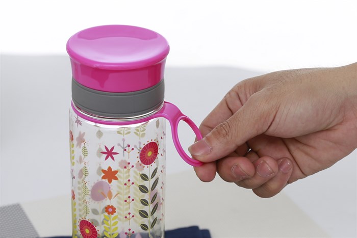 Bình đựng nước nhựa 575 ml Pioneer PP001 Màu Hồng
