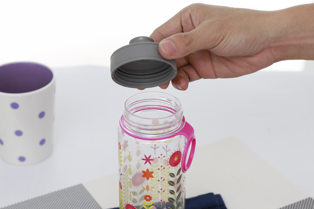 Bình đựng nước nhựa 575 ml Pioneer PP001 Màu Hồng