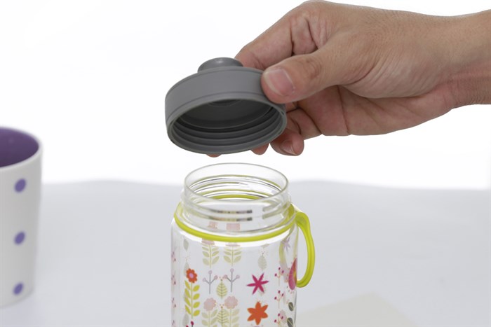 Bình đựng nước nhựa 575 ml Pioneer PP001 Màu Xanh lá