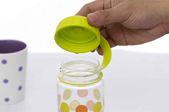 Bình đựng nước nhựa 575 ml Pioneer PP002 Màu Xanh lá