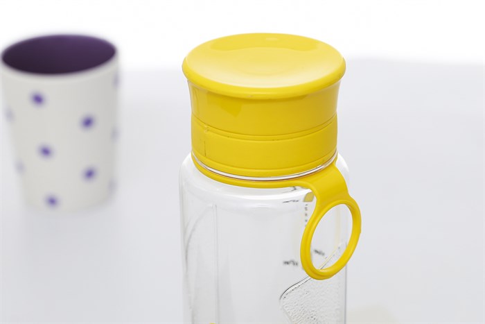 Bình đựng nước nhựa Thái Lan 750 ml Pioneer PP003 Màu Vàng