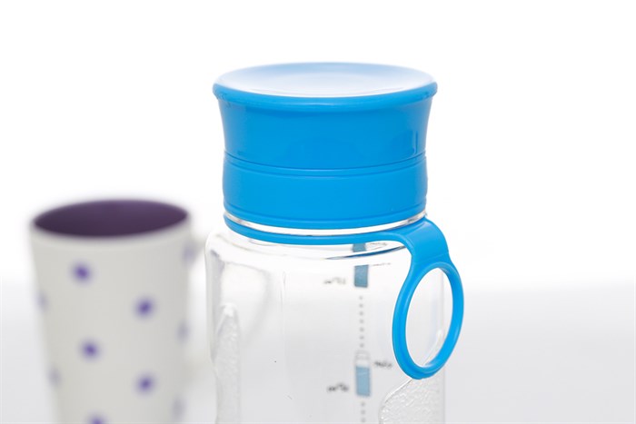 Bình đựng nước nhựa Thái Lan 750 ml Pioneer PP003 Màu Xanh Dương