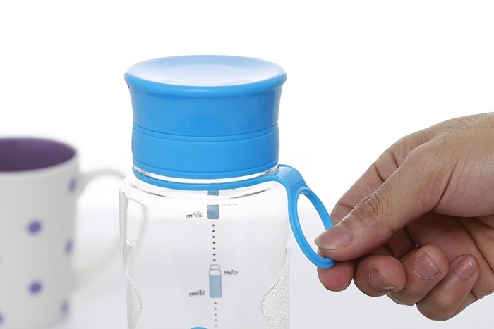 Bình đựng nước nhựa Thái Lan 750 ml Pioneer PP003 Màu Xanh Dương