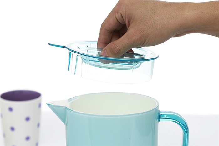 Bình đựng nước nhựa 1.8 lít Pioneer BN001 Màu Xanh Dương