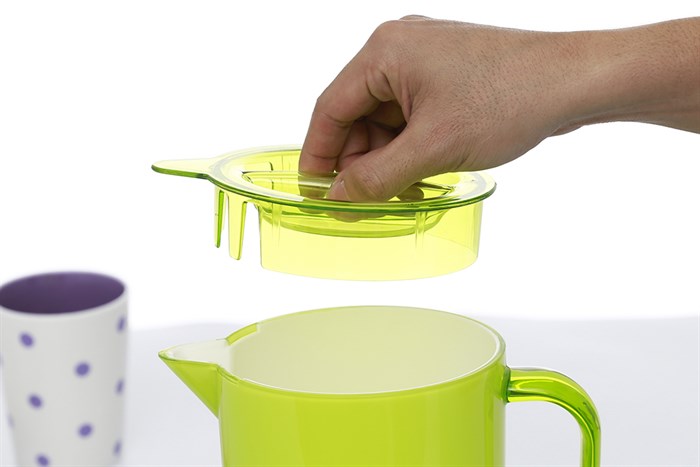 Bình đựng nước nhựa 1.8 lít Pioneer BN001 Màu Xanh lá