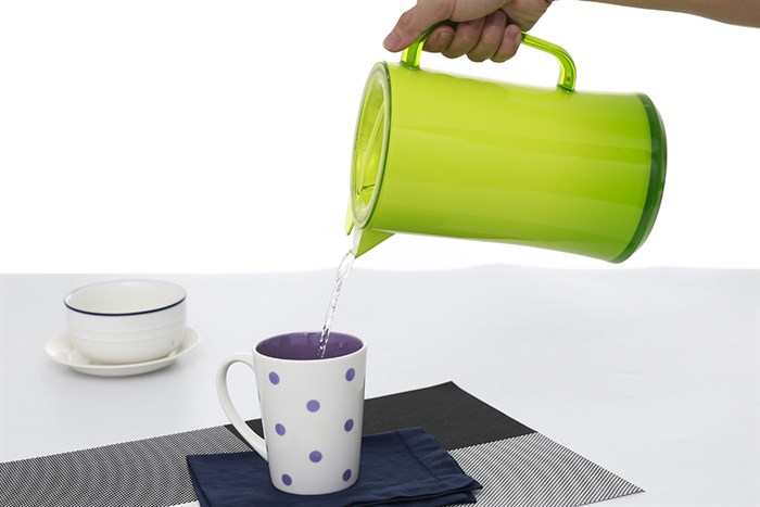 Bình đựng nước nhựa 1.8 lít Pioneer BN001 Màu Xanh lá