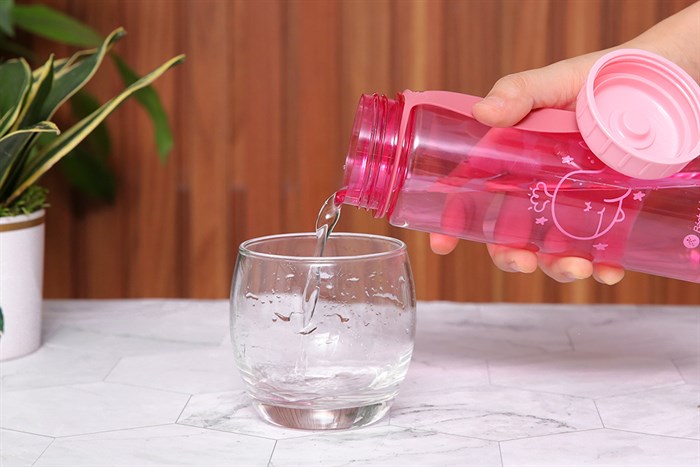 Bình đựng nước nhựa 575 ml BHX PNP3366E Màu Hồng