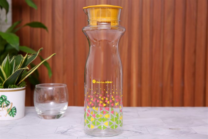Bình đựng nước nhựa 1.1 lít BHX PNP3339E Màu Vàng