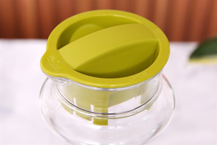 Bình đựng nước nhựa 1.1 lít BHX PNP3339E Màu Xanh lá