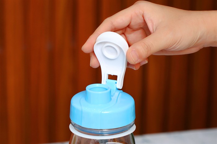 Bình đựng nước nhựa 1 lít Tự Lập TL1-6018 Màu Xanh Dương