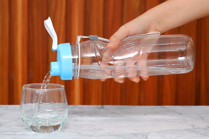 Bình đựng nước nhựa 1 lít Tự Lập TL1-6018 Màu Xanh Dương