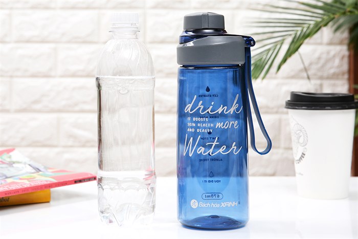 Bình đựng nước nhựa 670 ml BHX XL-1912 Màu Xanh Dương