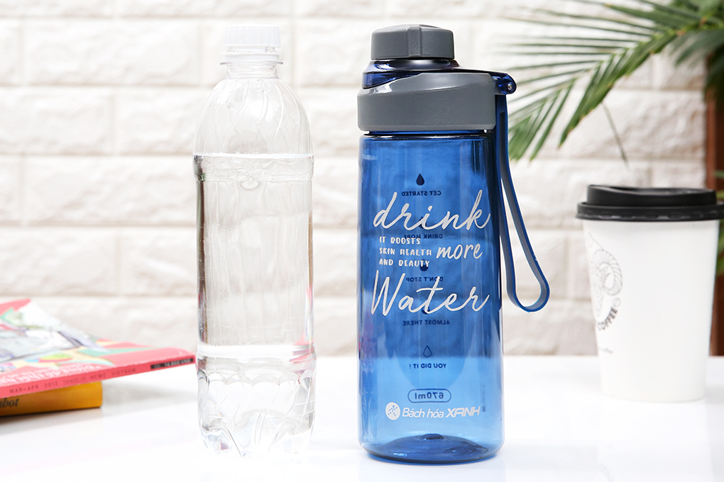 Bình đựng nước nhựa 670 ml BHX XL-1912 Màu Xanh Dương