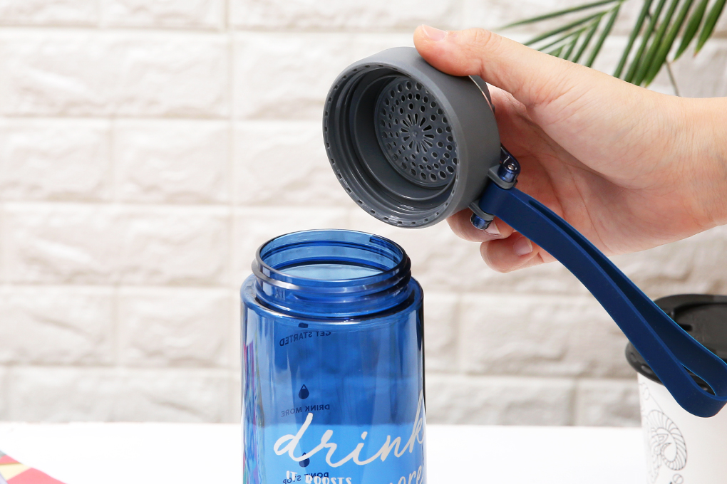 Bình đựng nước nhựa 670 ml BHX XL-1912 Màu Xanh Dương