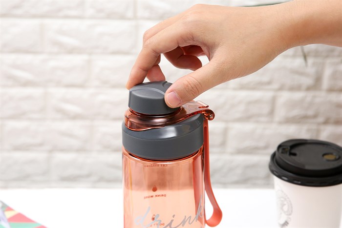 Bình đựng nước nhựa 670 ml BHX XL-1912 Màu Cam