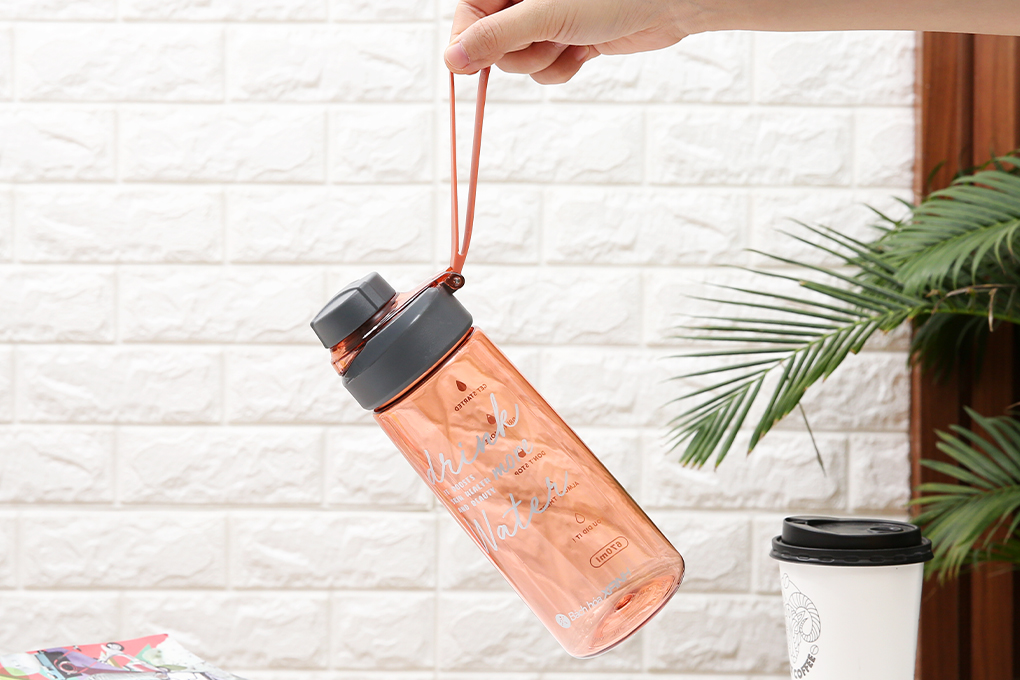 Bình đựng nước nhựa 670 ml BHX XL-1912 Màu Cam