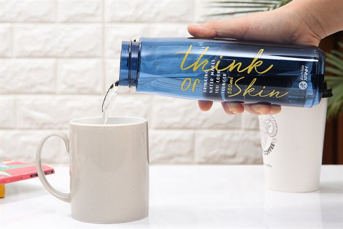 Bình đựng nước nhựa 550 ml BHX XL-1914 Màu Xanh Dương