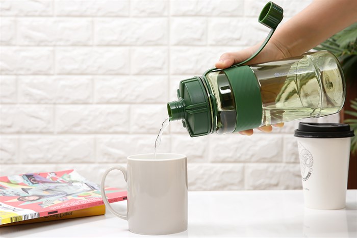 Bình đựng nước nhựa 1 lít BHX DL-19621 Màu Xanh lá