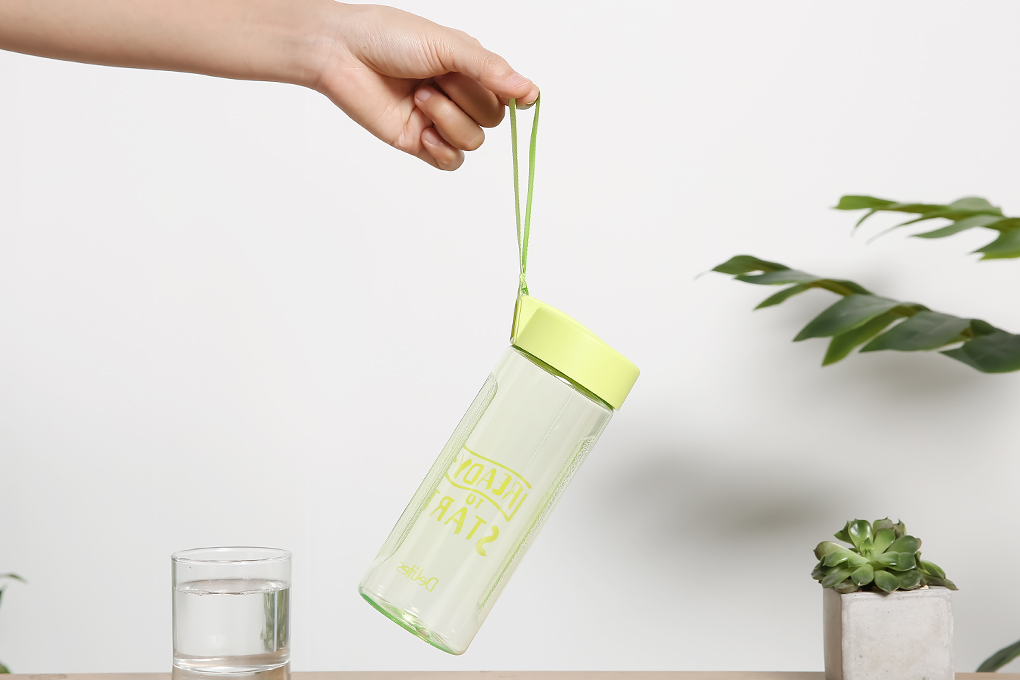Bình đựng nước nhựa 600 ml Delites PNP3350/13E Màu Xanh lá
