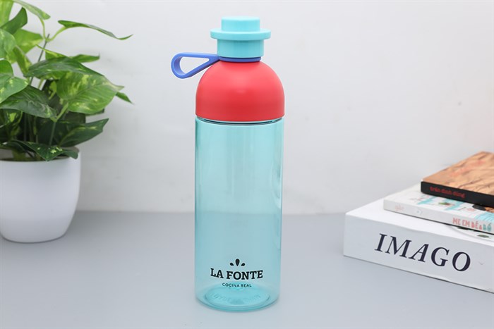 Bình đựng nước nhựa 600 ml La Fonte 886204 Màu Xanh