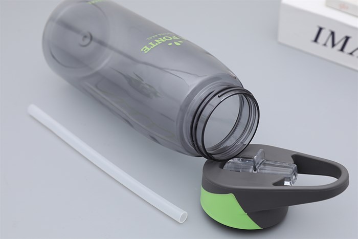 Bình đựng nước nhựa 750 ml La Fonte 452218 Màu Xanh