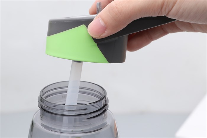 Bình đựng nước nhựa 750 ml La Fonte 452218 Màu Xanh