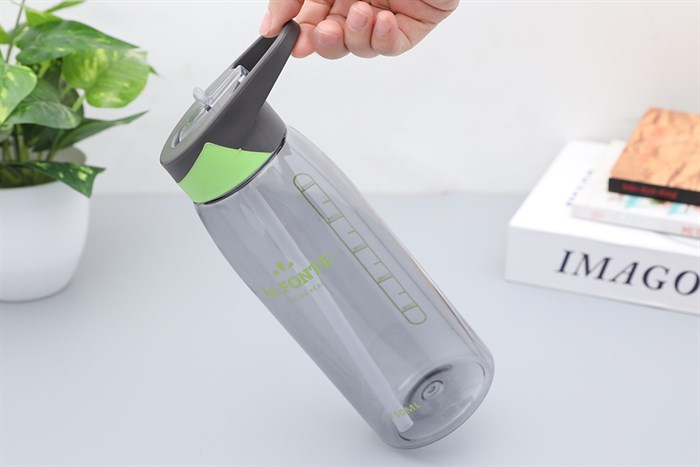 Bình đựng nước nhựa 750 ml La Fonte 452218 Màu Xanh