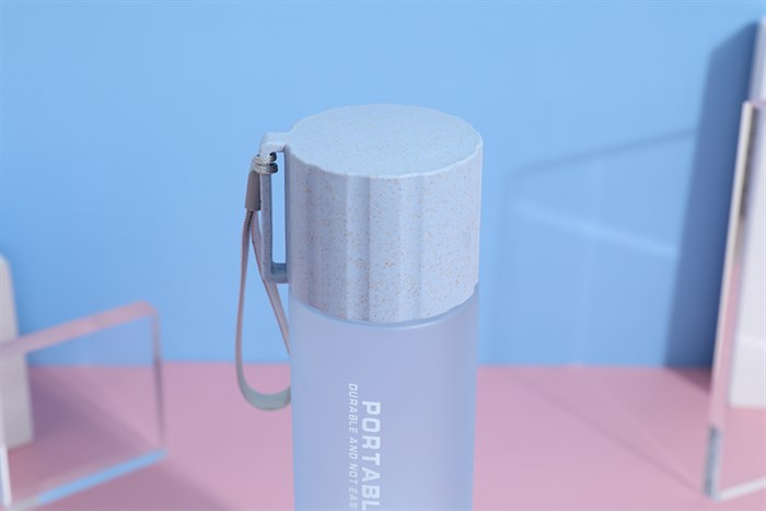 Bình đựng nước nhựa 550 ml Delites TH08771 Màu Xanh Dương