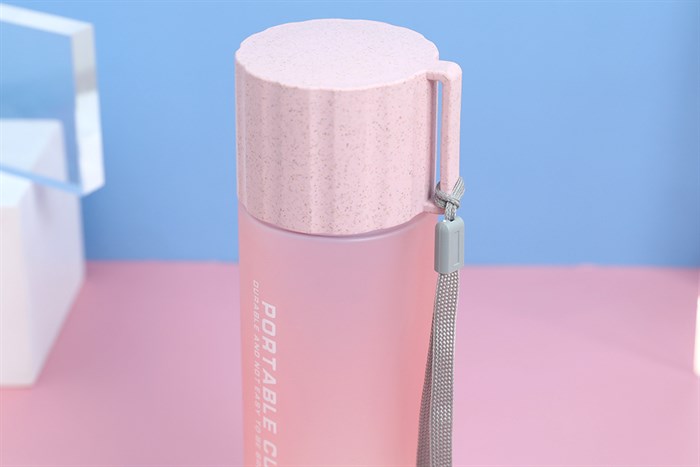 Bình đựng nước nhựa 550 ml Delites TH08771 Màu Hồng