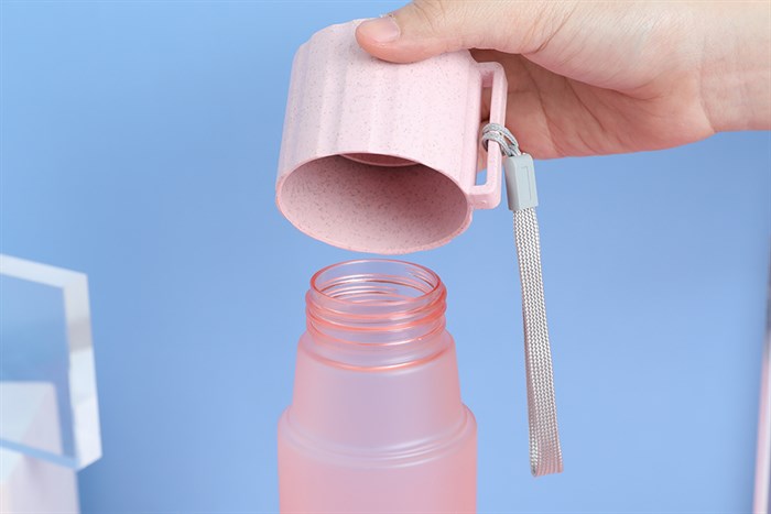 Bình đựng nước nhựa 550 ml Delites TH08771 Màu Hồng