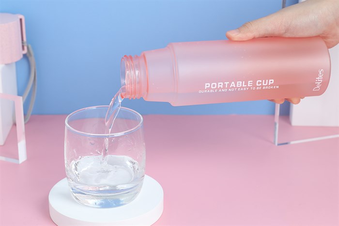 Bình đựng nước nhựa 550 ml Delites TH08771 Màu Hồng