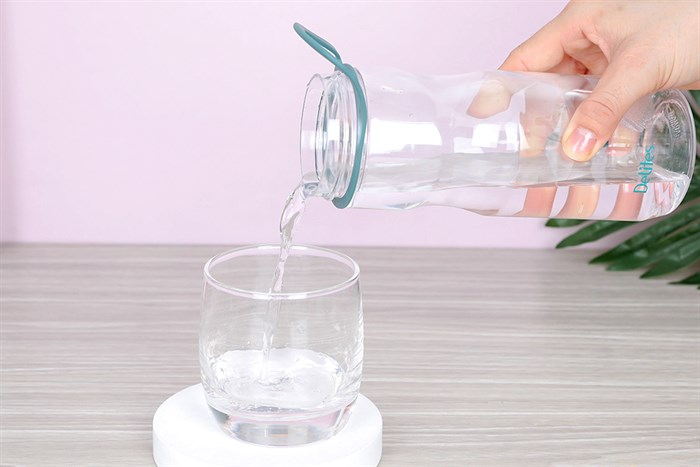 Bình đựng nước nhựa Tritan 680 ml Delites FLIP-068 Màu Xanh rêu