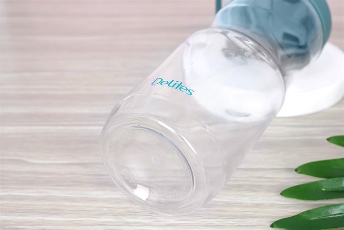 Bình đựng nước nhựa Tritan 680 ml Delites FLIP-068 Màu Xanh rêu