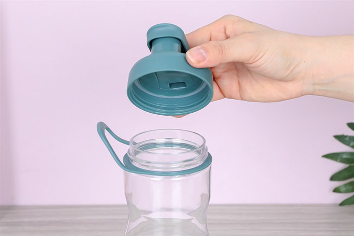 Bình đựng nước nhựa Tritan 680 ml Delites FLIP-068 Màu Xanh rêu