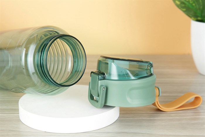 Bình đựng nước nhựa 830 ml Delites WP-22811 Màu Xanh lá đậm