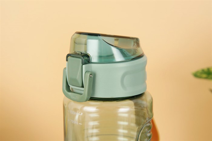 Bình đựng nước nhựa 830 ml Delites WP-22811 Màu Xanh lá đậm