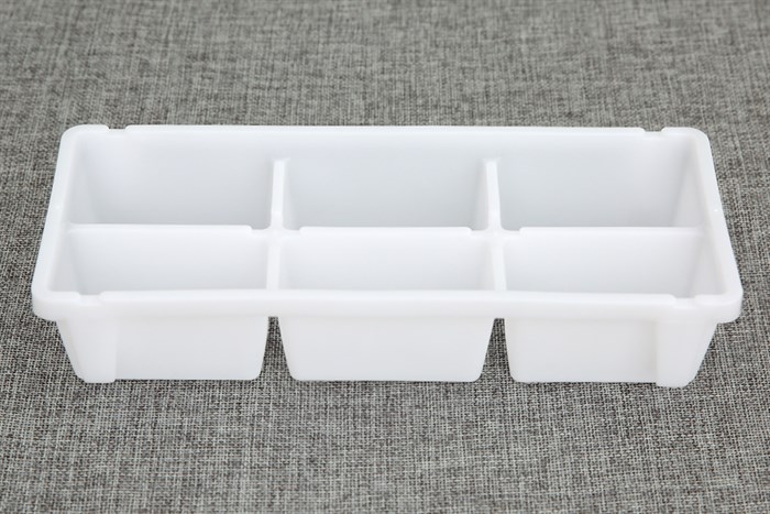 Khay đá nhựa 6 viên Đồng Tâm Màu Trắng